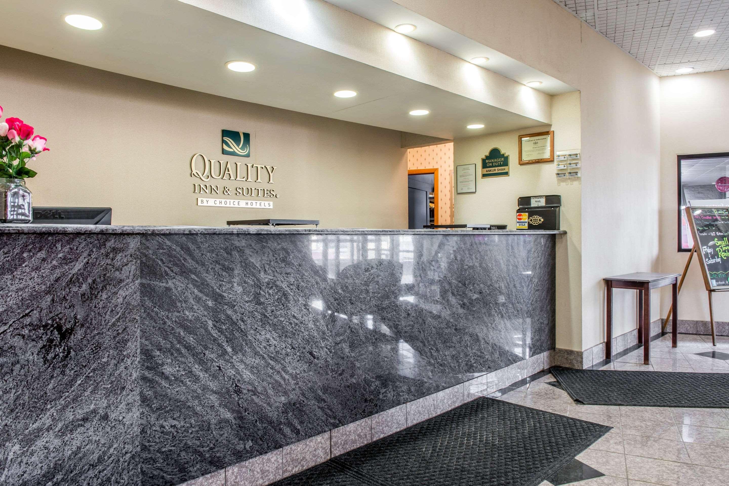 Quality Inn & Suites Fairview  Exterior foto